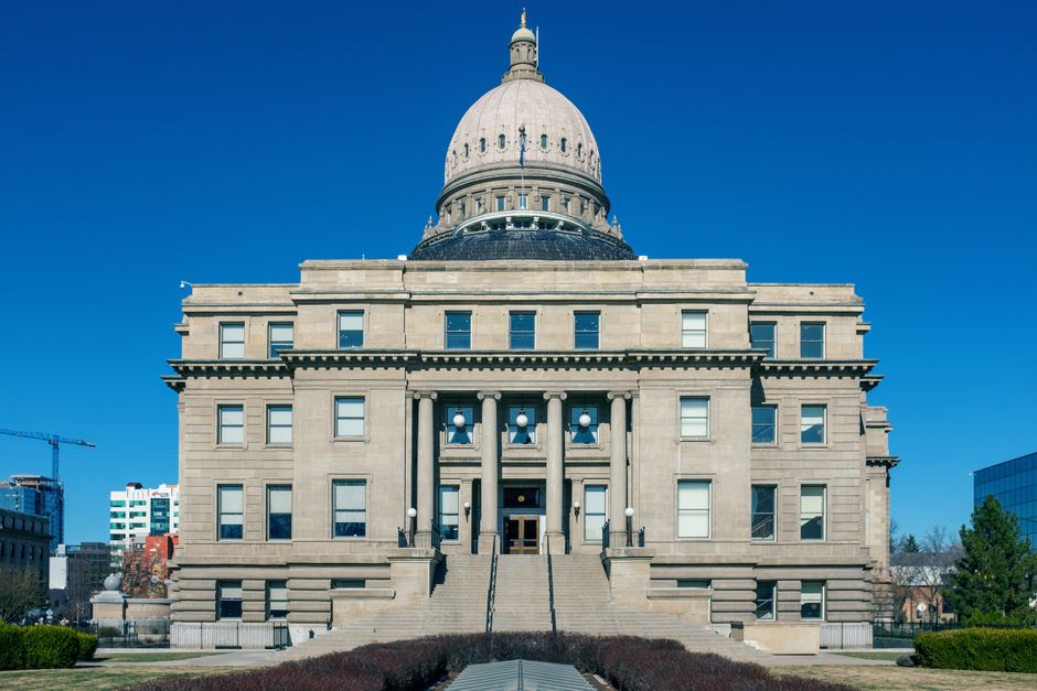 An Alabama government building representing state legislative races