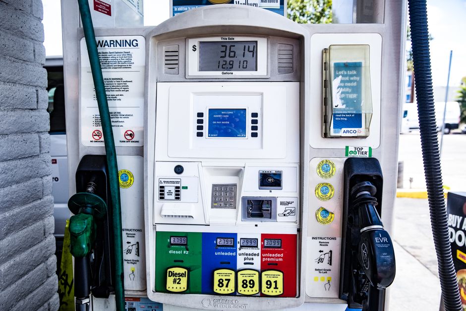 Alternative fuel pump representing E85 and biodiesel access