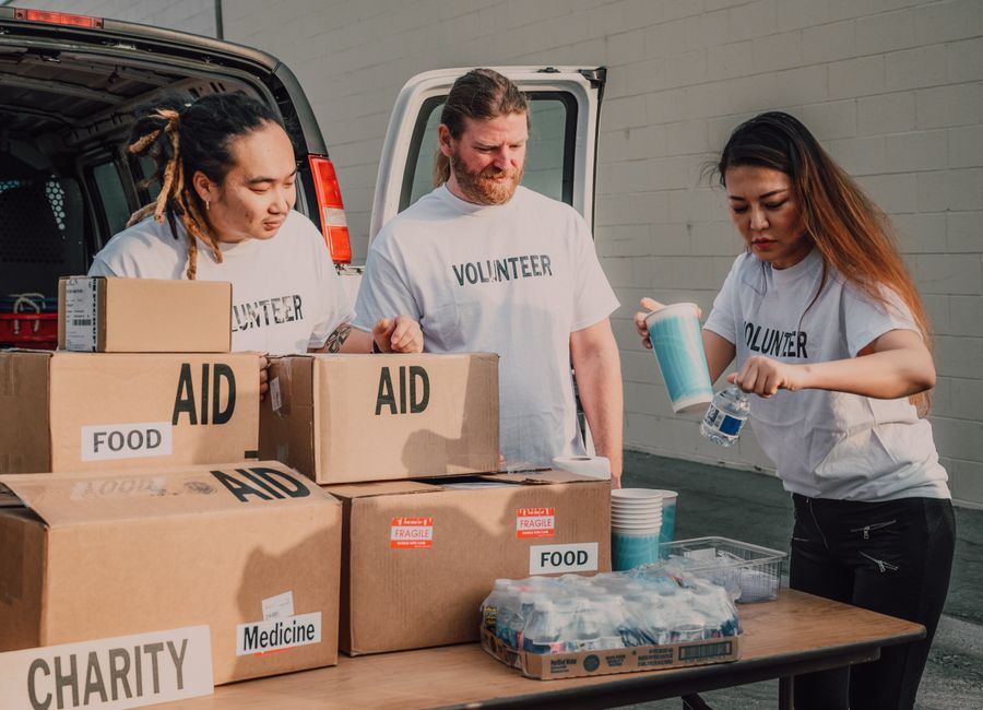 Volunteers assisting a family in the Mobile, Alabama area