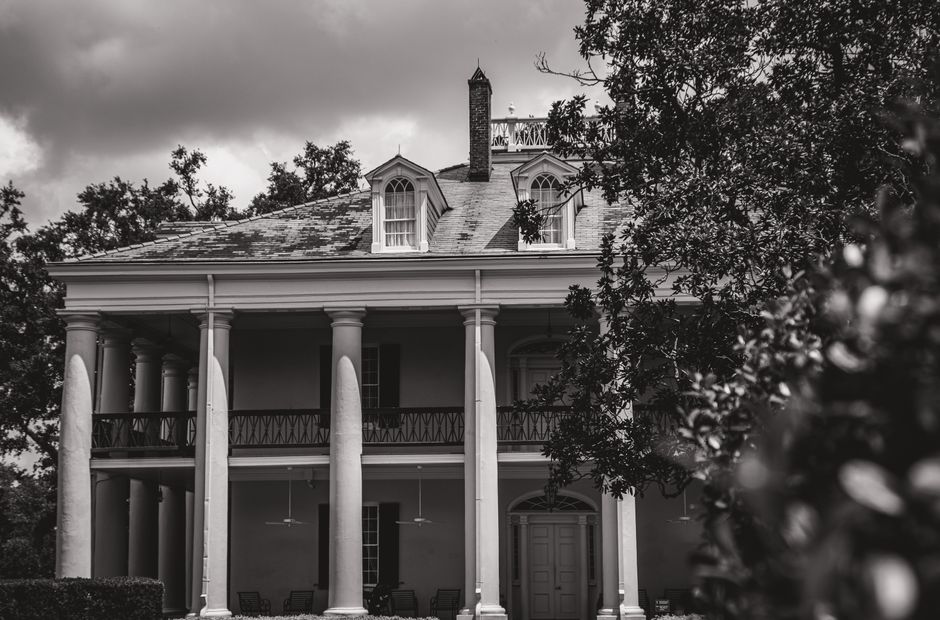 Antebellum mansion similar to Mobile's historic Oakleigh house museum