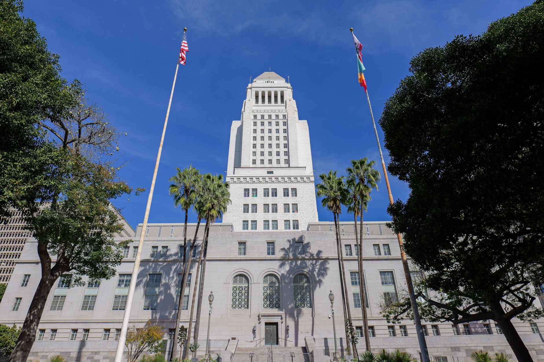 A city hall building representing a municipal mayoral race