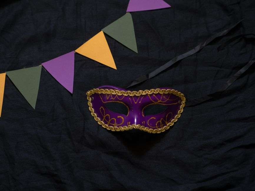 Ornate mask representing Carnival history