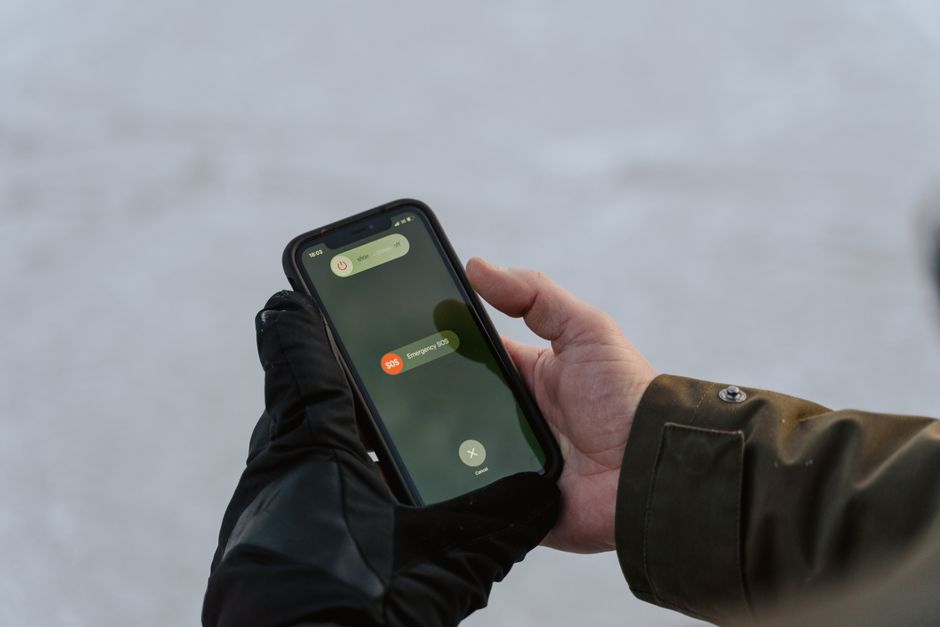 Smartphone screen showing an emergency flood alert notification