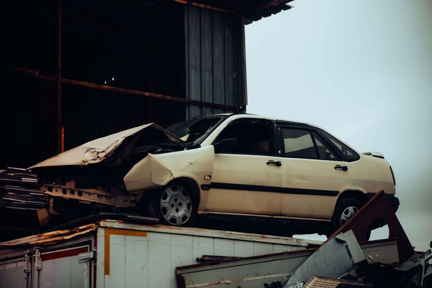 Car that crashed into a commercial building in Mobile County