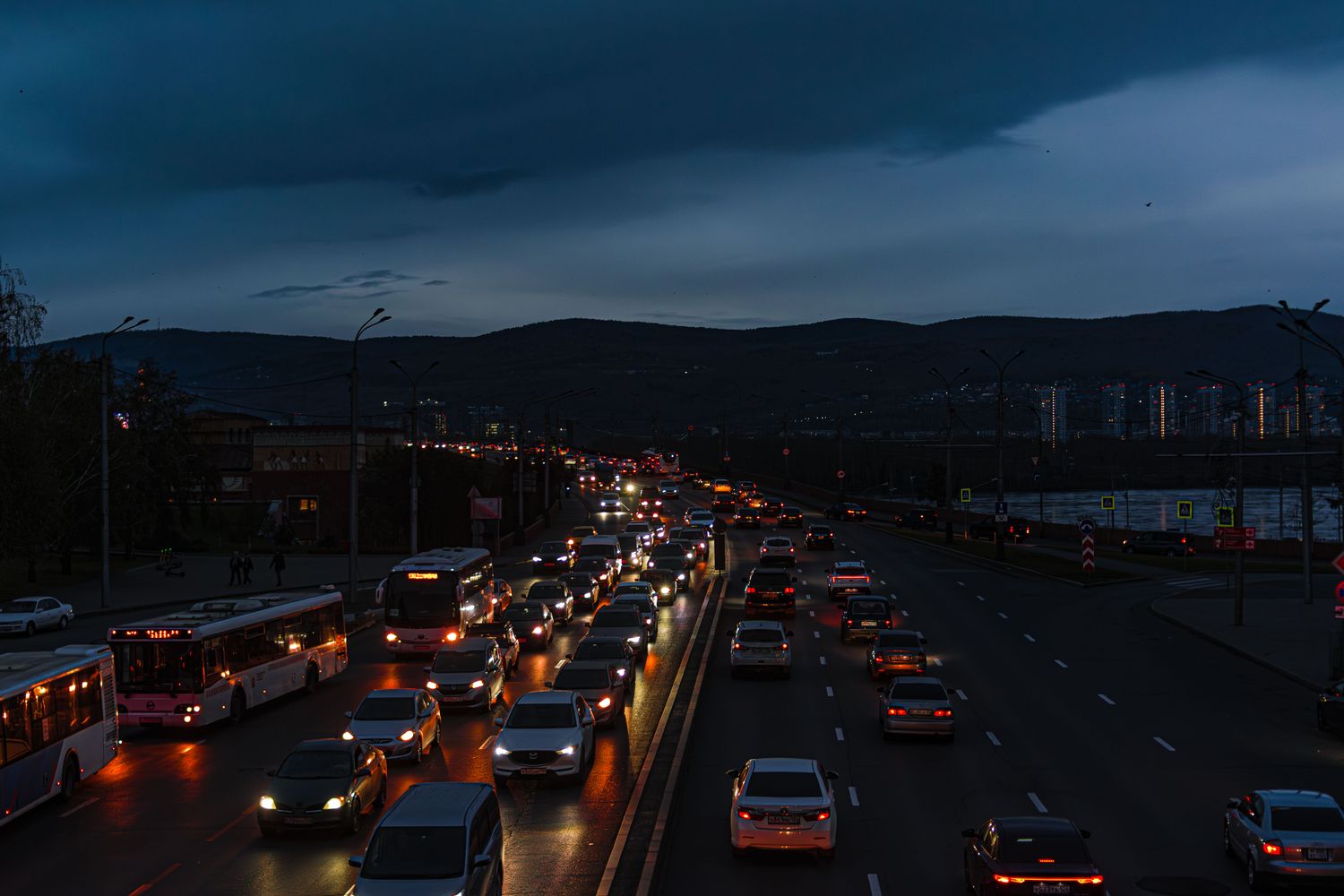 Nighttime traffic on a busy Mobile roadway