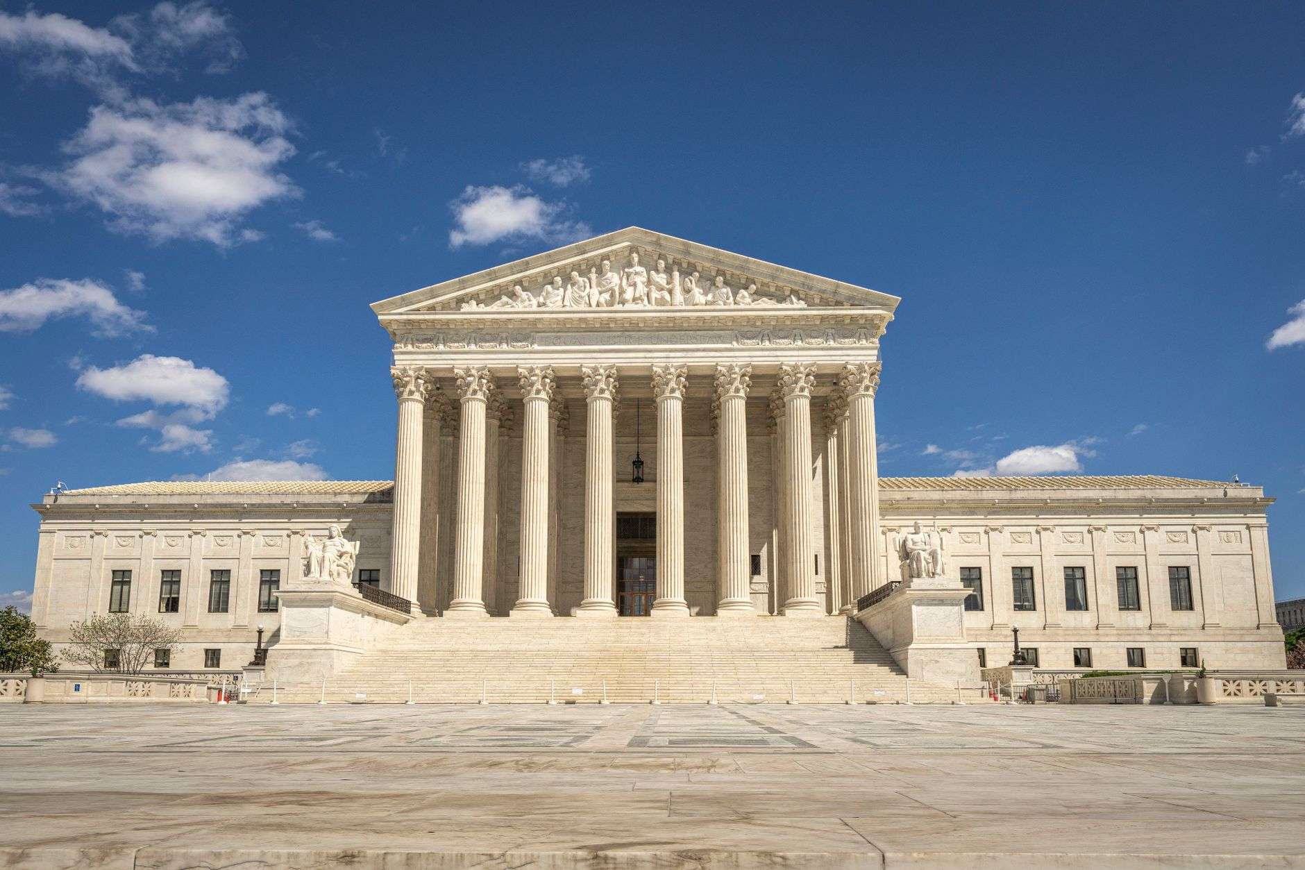 Exterior view of a federal courthouse building