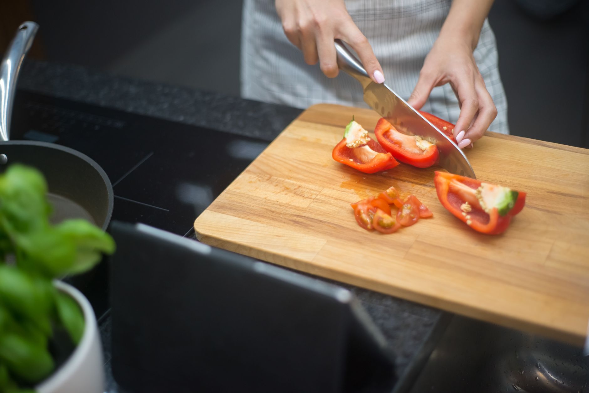 A healthy plate of fresh vegetables and lean protein on a table