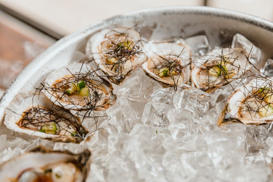 Fresh oysters served on the half shell over ice
