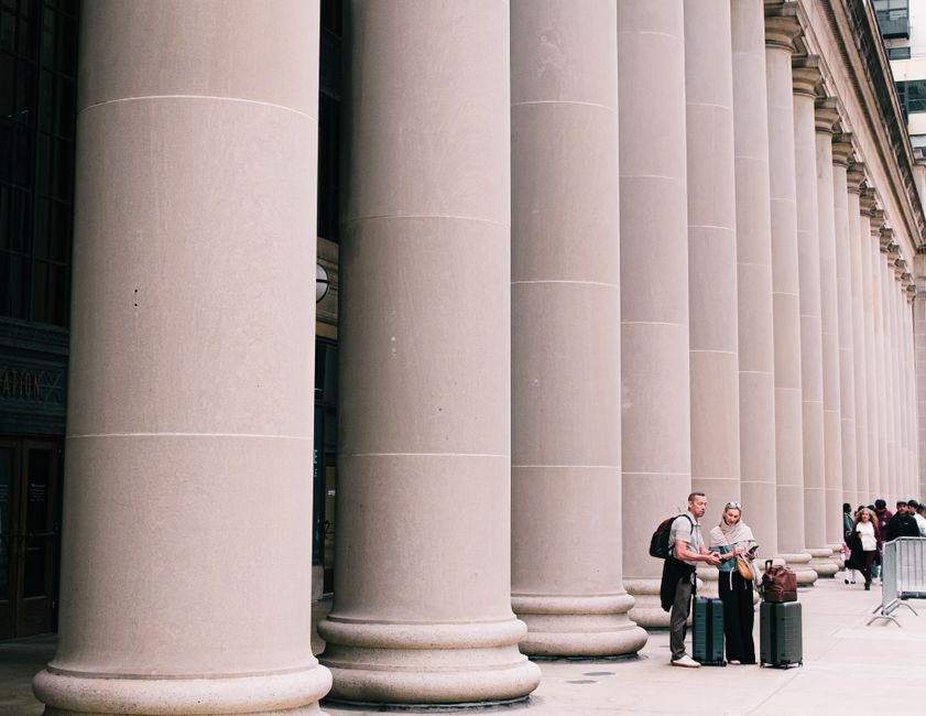 Stone columns on the facade of a federal courthouse building